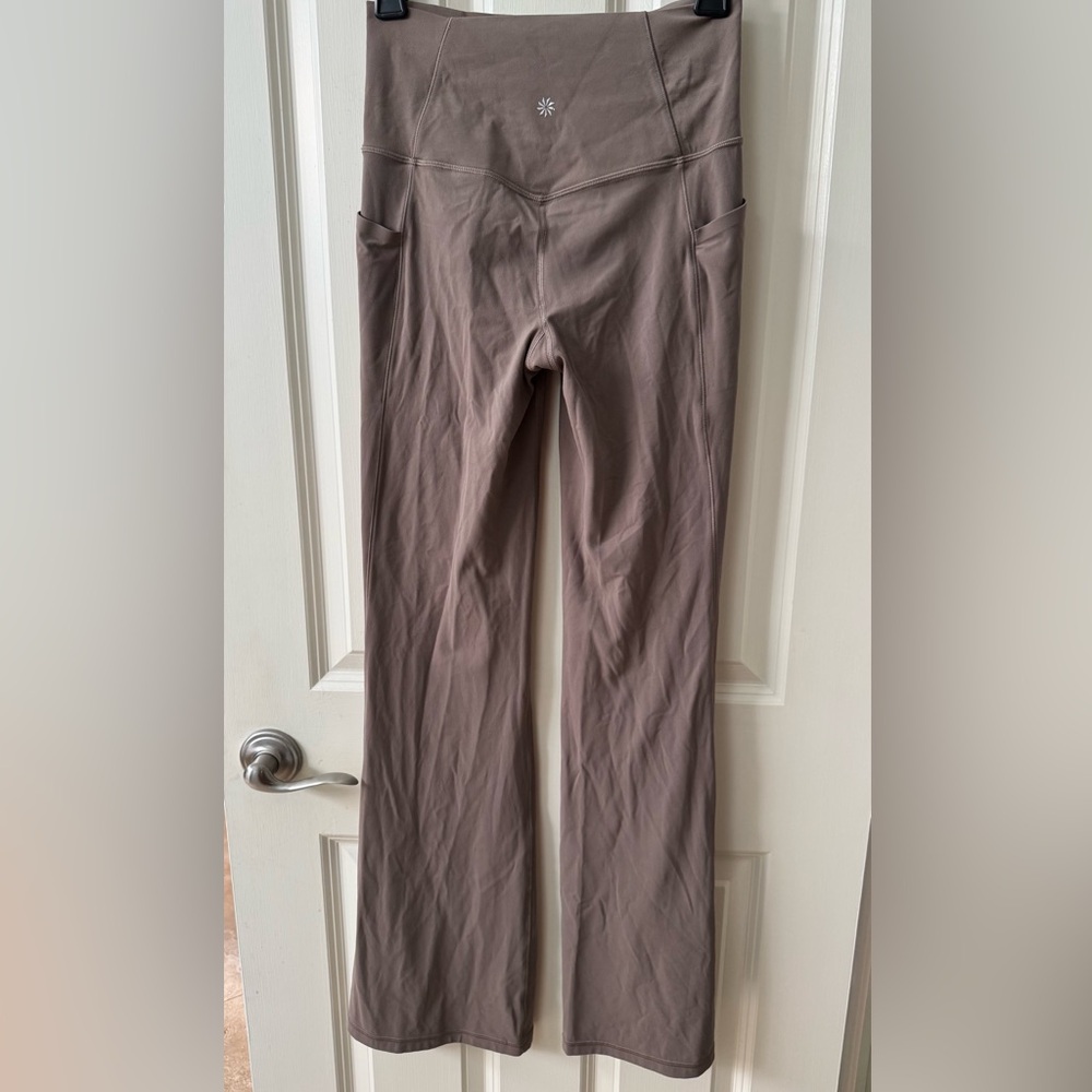 Athleta Salutation Stash Flare Pant sz small